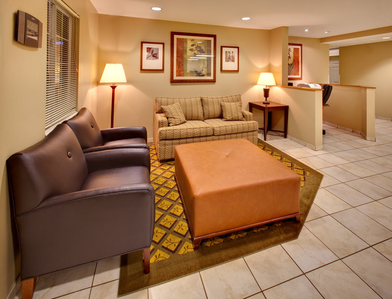 Candlewood Suites Rockford - Rockford, IL