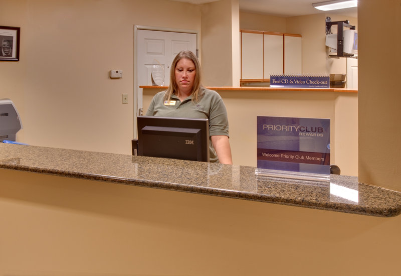 Candlewood Suites-Rockford - Loves Park, IL