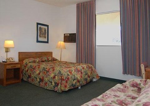 Econo Lodge Eureka By Humboldt Bay - Eureka, CA