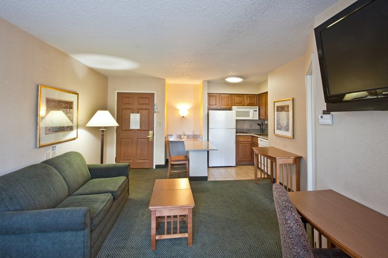 Staybridge Suites DETROIT-UTICA - Utica, MI