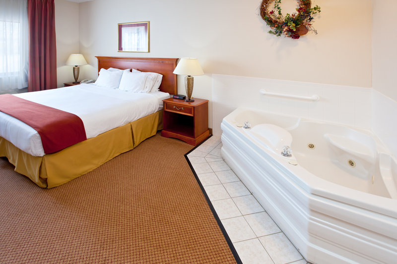 Holiday Inn Express - Willis, MI