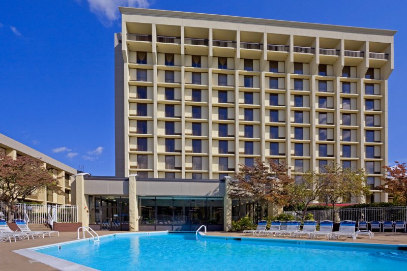 Crowne Plaza Hotel Somerset-Bridgewater - Somerset, NJ