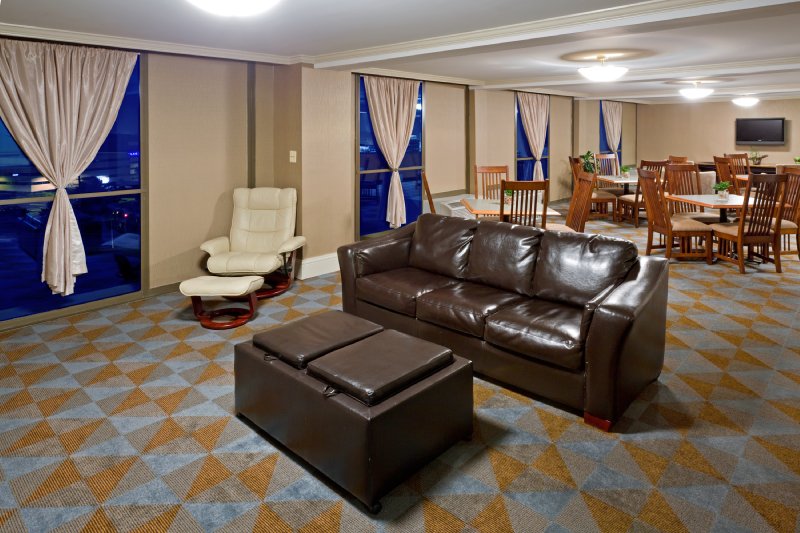 Crowne Plaza Hotel Somerset-Bridgewater - Somerset, NJ