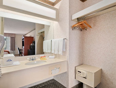 Holiday Inn Express Hotel & Suites Maumelle - Maumelle, AR