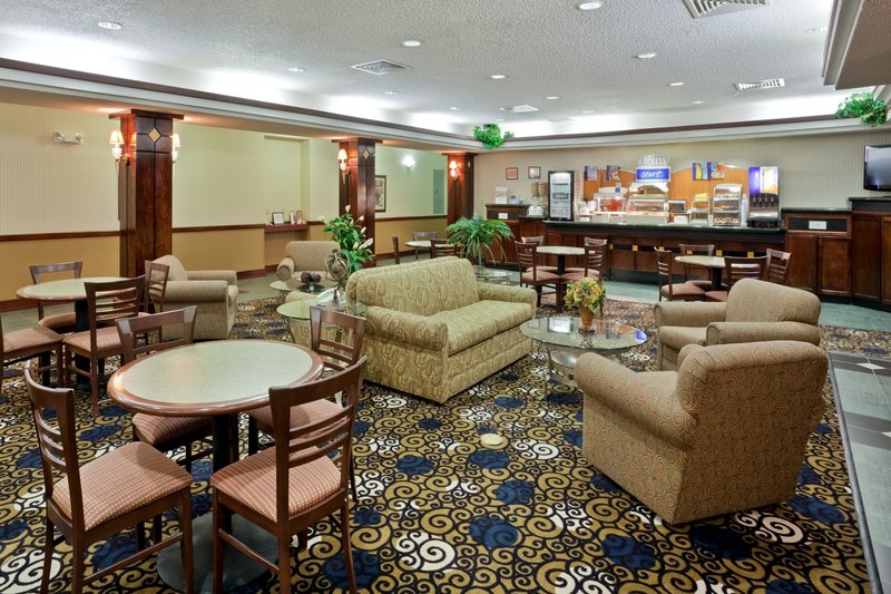 Holiday Inn Express DODGE CITY - Dodge City, KS