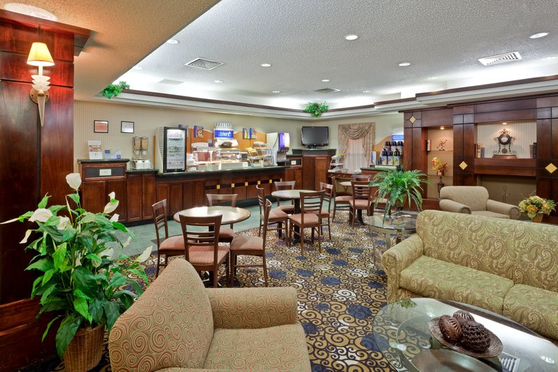 Holiday Inn Express DODGE CITY - Dodge City, KS