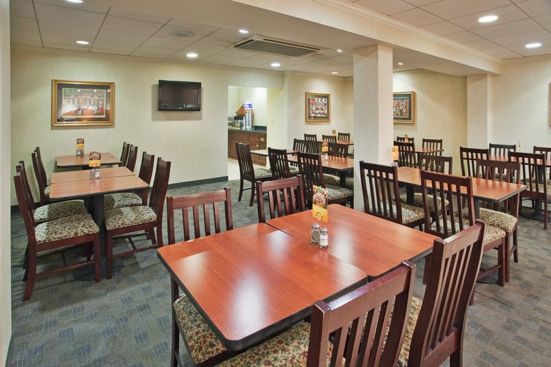 HOLIDAY INN EXPRESS - Malvern, PA