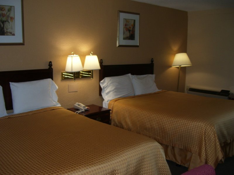 Americas Best Value Inn - Smithfield, NC