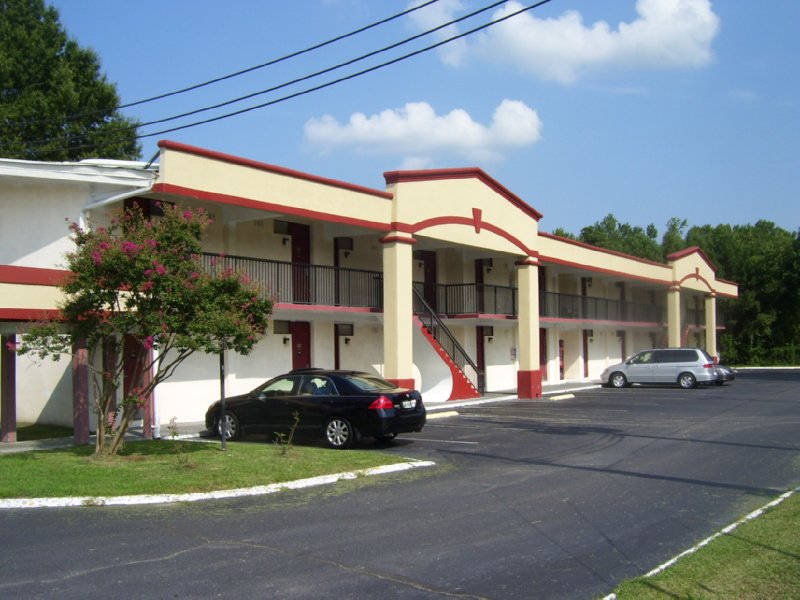 Americas Best Value Inn - Smithfield, NC