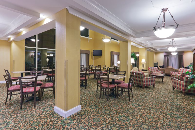 Holiday Inn Express & Suites TUSCALOOSA-UNIVERSITY - Moundville, AL