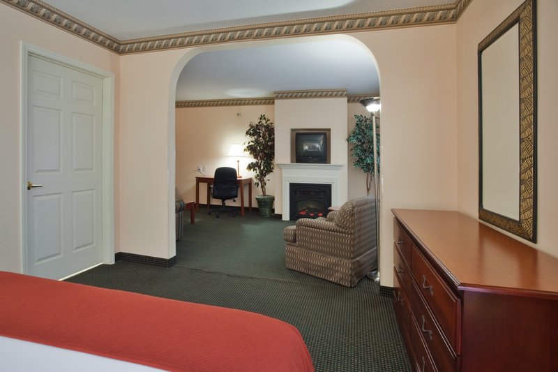 Holiday Inn Express PLYMOUTH - Kelford, NC