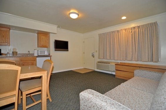 Edgewater Inn & Suites - Pismo Beach, CA