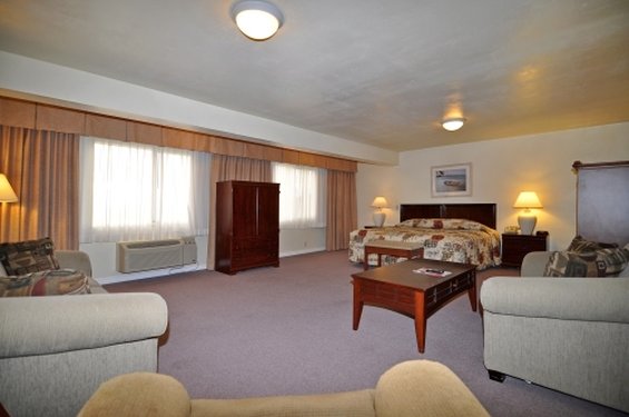 Edgewater Inn & Suites - Pismo Beach, CA