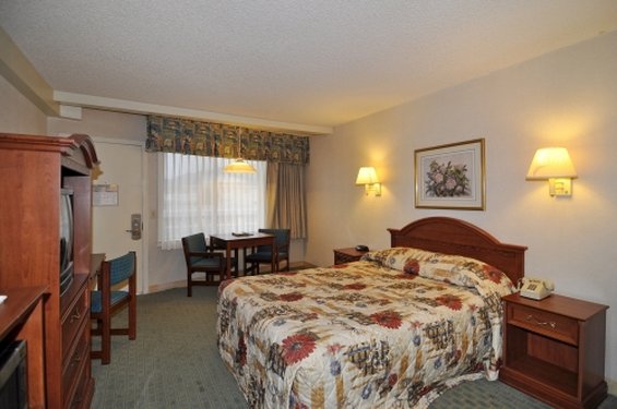 Edgewater Inn & Suites - Pismo Beach, CA