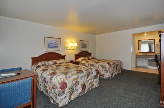 Edgewater Inn & Suites - Pismo Beach, CA