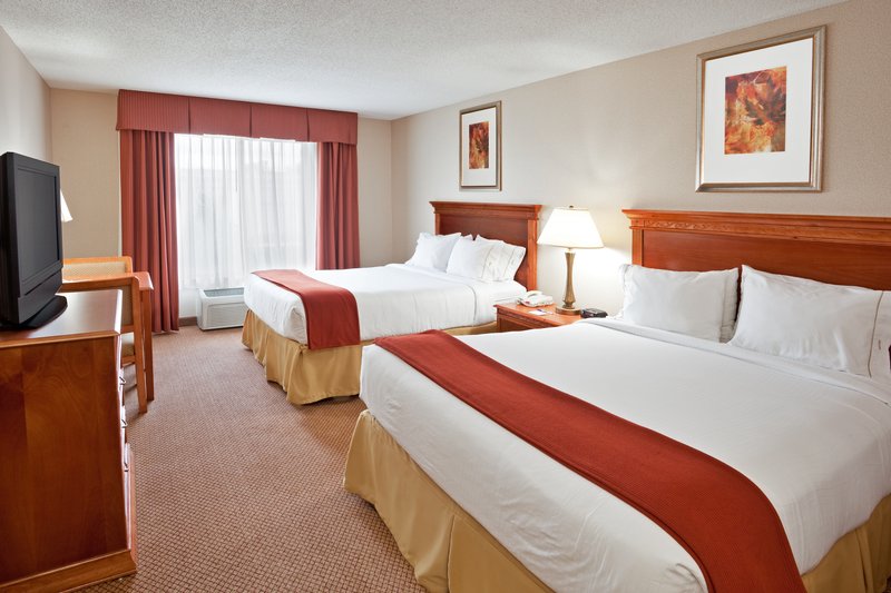 HOLIDAY INN EXPRESS-UTICA - Utica, MI