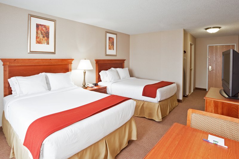 HOLIDAY INN EXPRESS-UTICA - Utica, MI