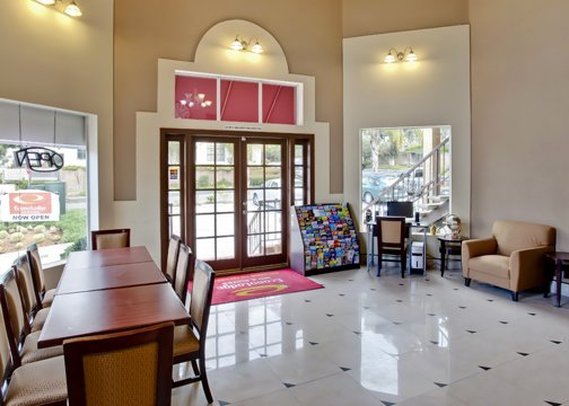 Fallbrook Lodge - Fallbrook, CA