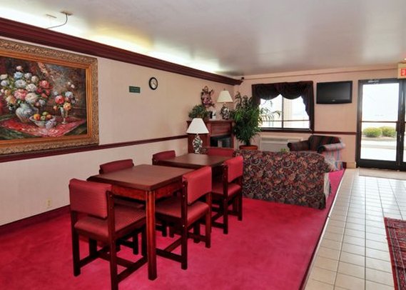 Country Hearth Inn-Dexter - Dexter, MO