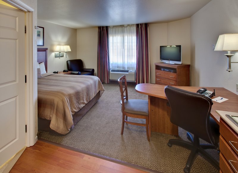 Candlewood Suites Bloomington-Normal - Colfax, IL