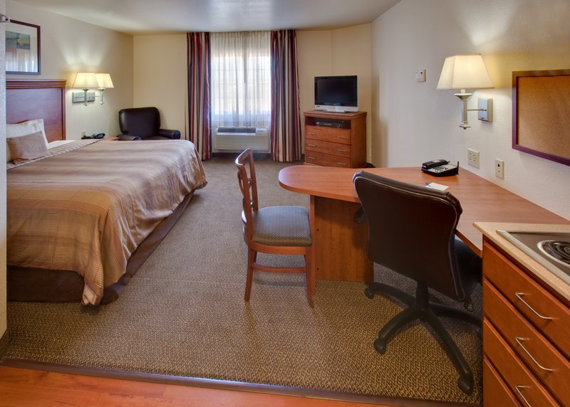 Candlewood Suites Bloomington-Normal - Colfax, IL