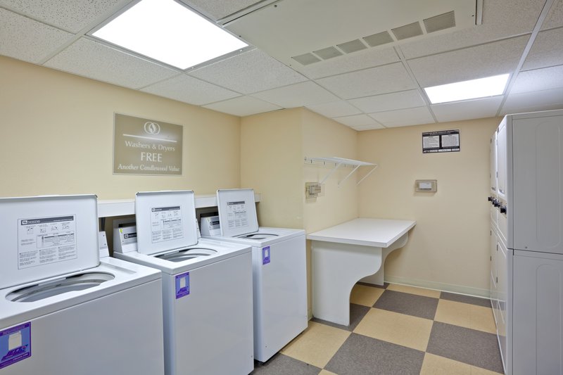 Candlewood Suites TOPEKA - Topeka, KS