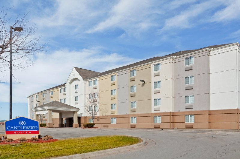 Candlewood Suites TOPEKA - Topeka, KS