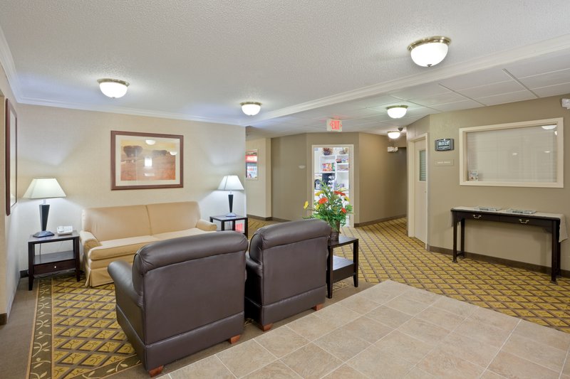 Candlewood Suites TOPEKA - Topeka, KS