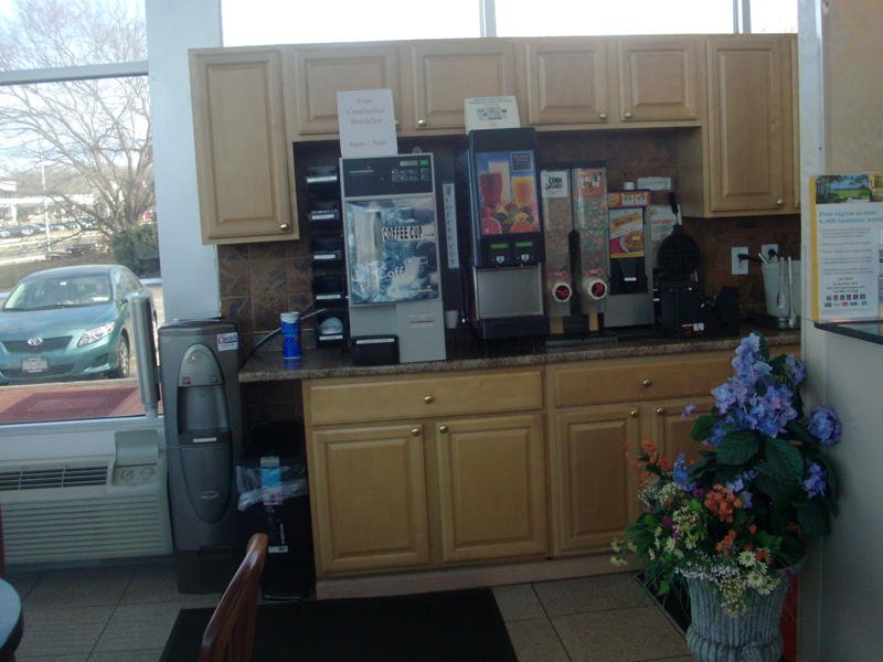AMERICAS BEST VALUE INN - Smithtown, NY