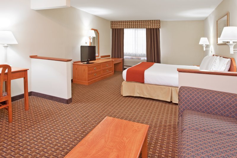 Holiday Inn Express-Bucyrus - Bucyrus, OH