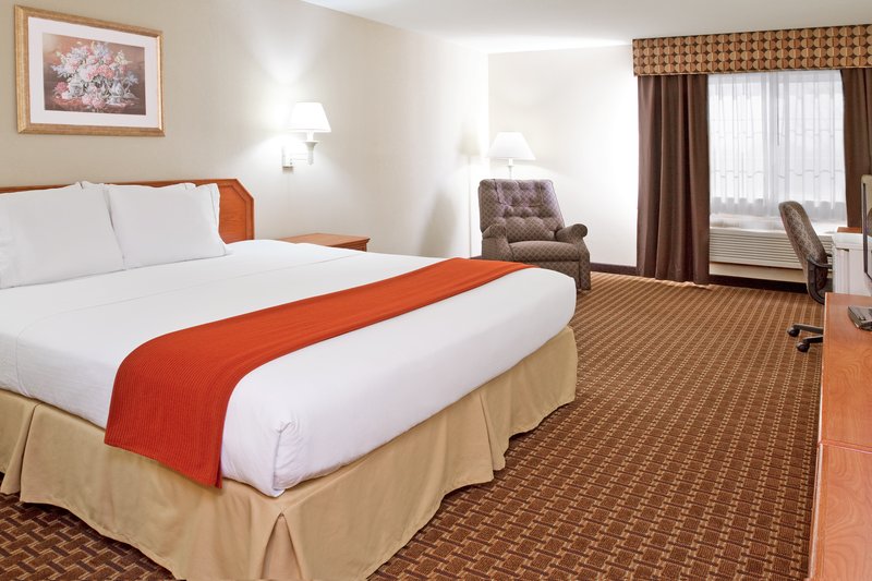Holiday Inn Express-Bucyrus - Bucyrus, OH