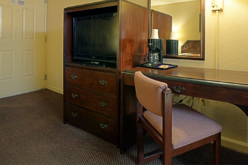 Americas Best Value Inn - Bainbridge, GA
