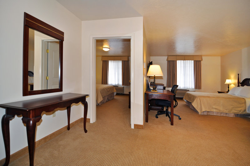 Best Western Plus Salinas Valley Inn & Suites - Salinas, CA