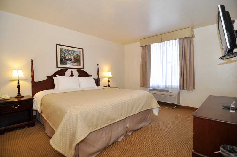 Best Western Plus Salinas Valley Inn & Suites - Salinas, CA