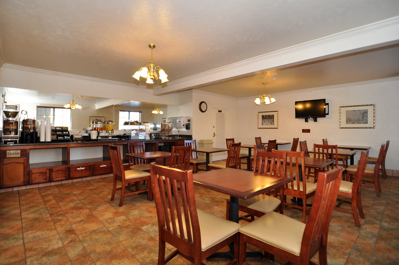 Best Western Plus Salinas Valley Inn & Suites - Salinas, CA