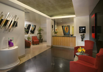 Best Western Plus Carlyle Inn - Lobby