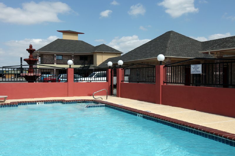 Americas Best Value Inn - San Benito, TX