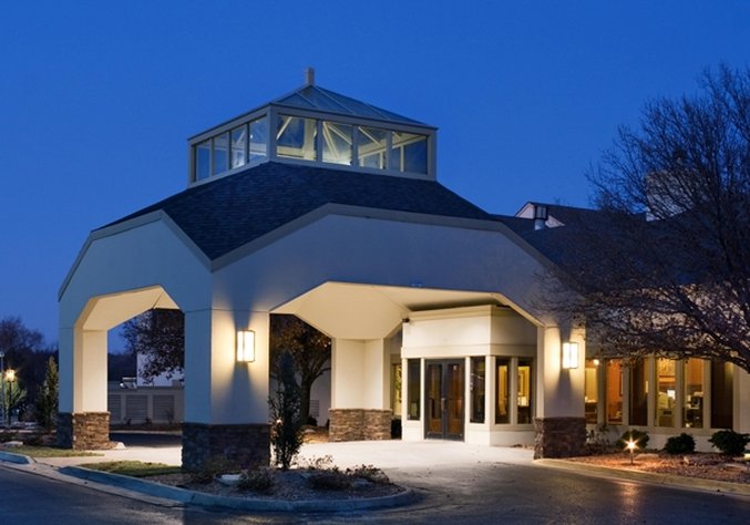 Clubhouse Inn & Suites