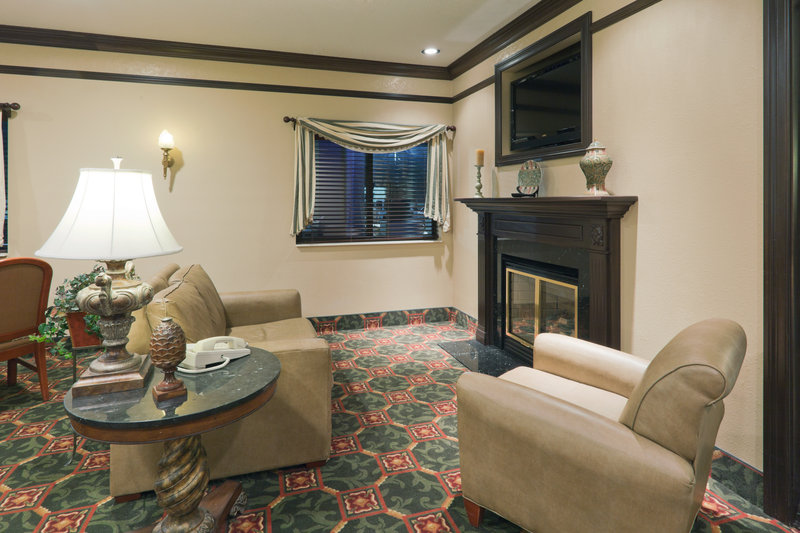 Holiday Inn Express - Marshall, MI