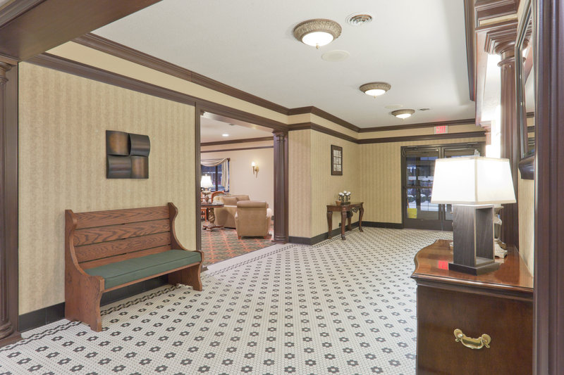 Holiday Inn Express - Marshall, MI