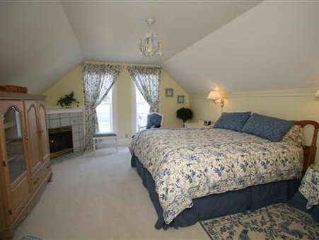 Atrium-Garden Inn By the Sea - Fort Bragg, CA