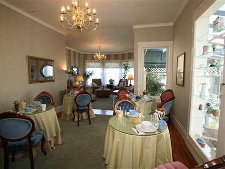 Atrium-Garden Inn By the Sea - Fort Bragg, CA