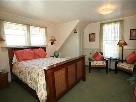 Atrium-Garden Inn By the Sea - Fort Bragg, CA