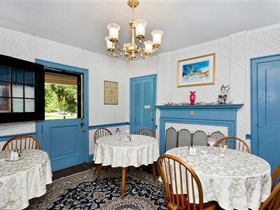 Dutch Iris Inn Bed & Breakfast - Granby, CT