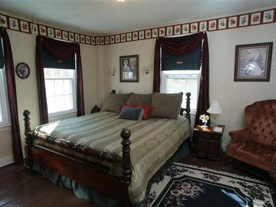 Dutch Iris Inn Bed & Breakfast - Granby, CT