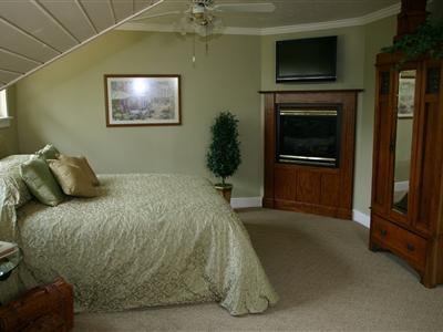 The Chestnut House Bed and Breakfast - Saint Joseph, MI