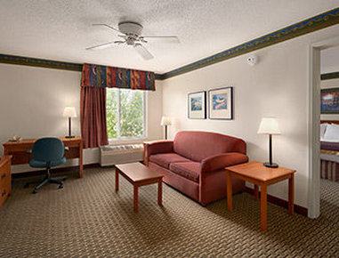 Baymont Inn & Suites-Dekalb - Dekalb, IL
