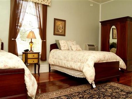Decanter Inn - Mullins, SC