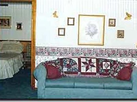 Lakeshore Bed and Breakfast - Branson, MO