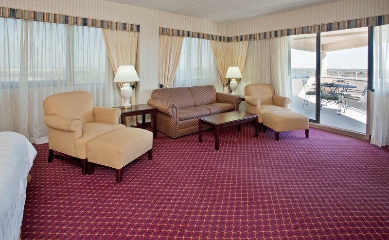 Crowne Plaza ST. LOUIS AIRPORT - Bridgeton, MO